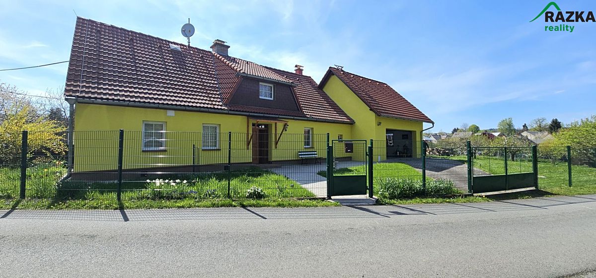 Prodej rodinného domu 192 m², pozemek 739 m²